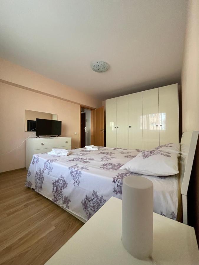 Апартаменти Cerna Apartament Брашов Екстер'єр фото