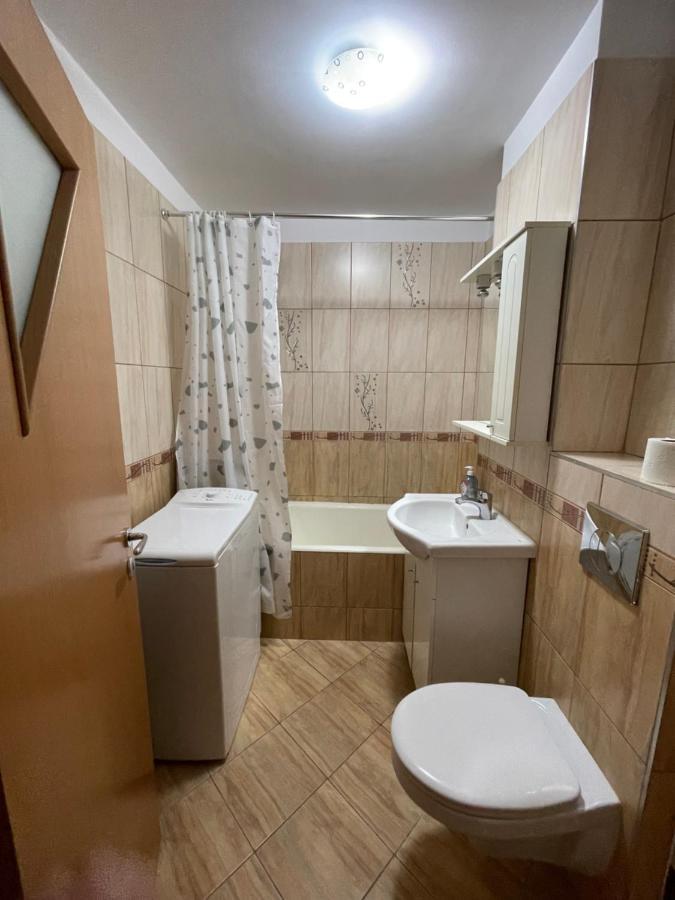 Апартаменти Cerna Apartament Брашов Екстер'єр фото