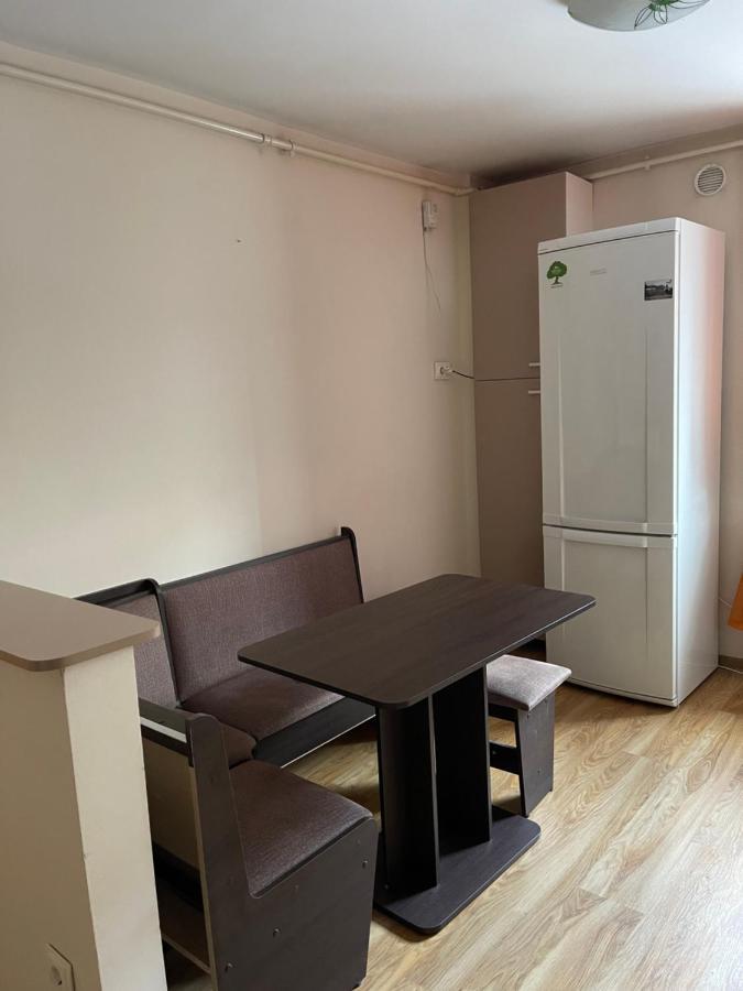 Апартаменти Cerna Apartament Брашов Екстер'єр фото